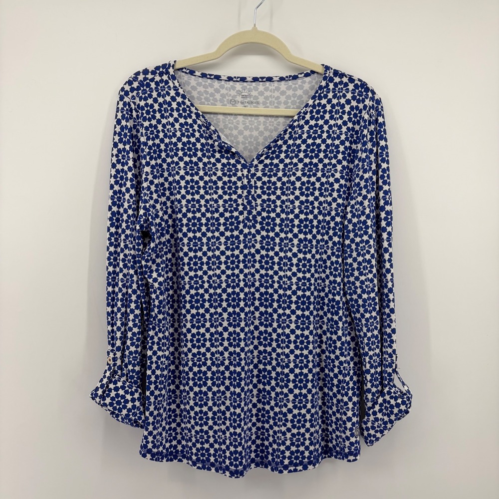 T by Talbots Womens M Blue Geometric Top UPF 50+ Roll Tab Sleeve Split V-Neck